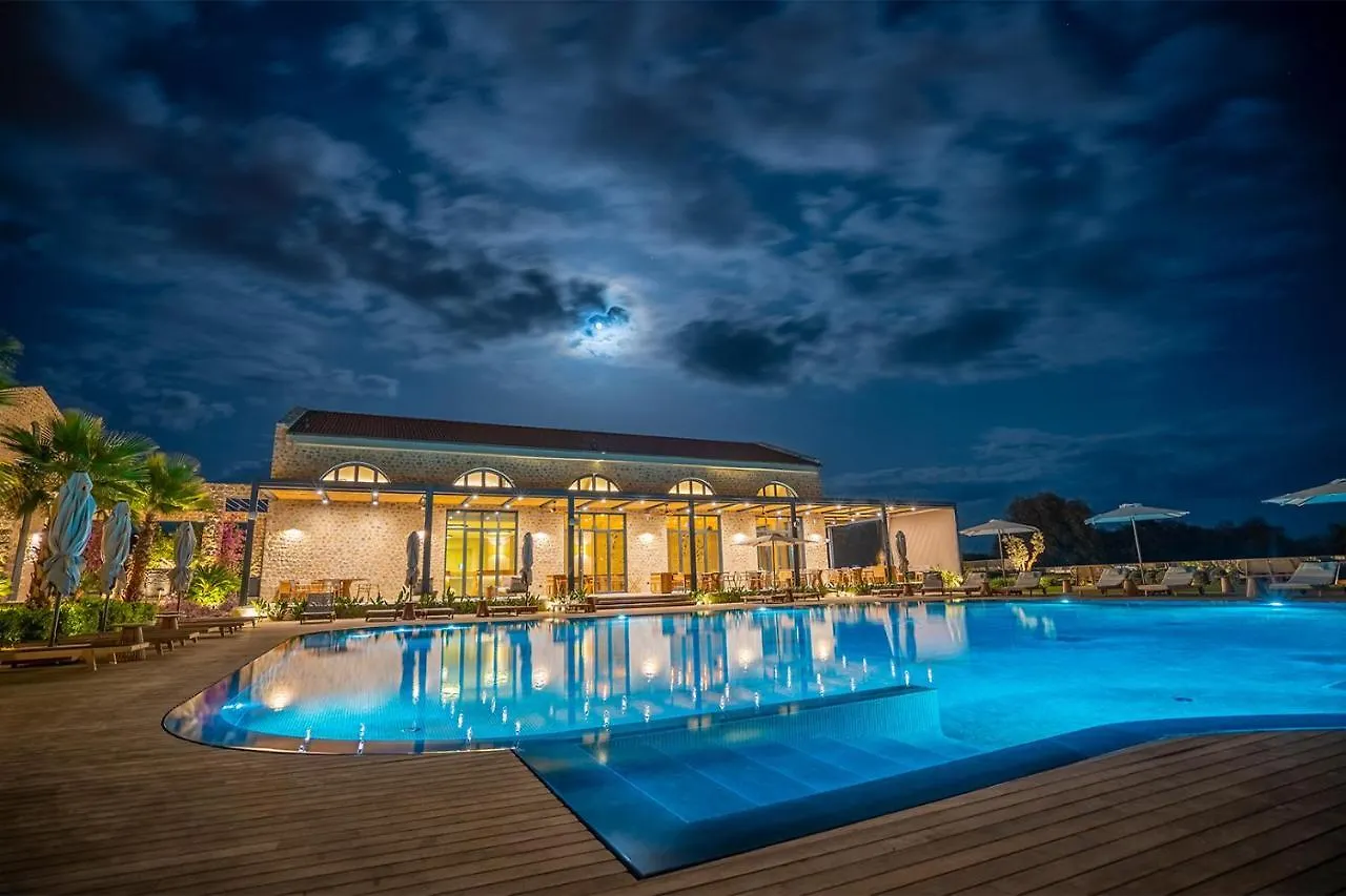 Palaia Hotel 닷차