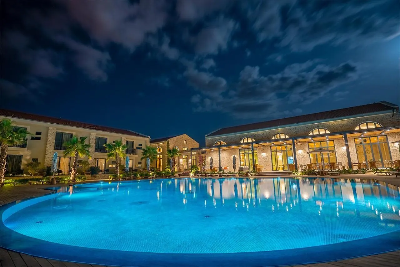 Palaia Hotel 닷차